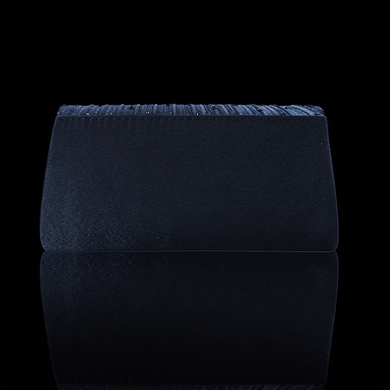 Bolsa de Noite/Festa com Aba e Strass Brilhante, Clutch/Bolsa de Noite Plissada Elegante e Estilosa, Acompanha Conjunto de Joias com 2 Peças de Strass Brilhante, Adequada para Festas, Banquetes, Reuniões, Dançantes, Casamentos e Outras Ocasiões.