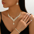 Conjunto de 5 Peças de Bolsa de Mão Prateada com Acessórios de Strass para Mulheres, Ideal para Festas Noturnas e Casamentos